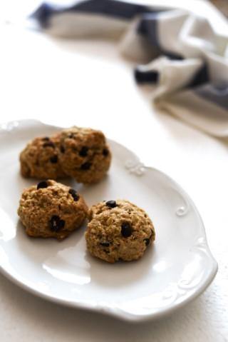 One-Bowl Oatmeal and Raisin Cookies - Flour, Egg and Refined Sugar Free - TSL
